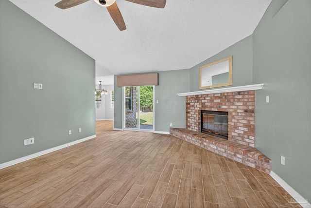 4400 Amberwood Cir, Pace, FL 32571