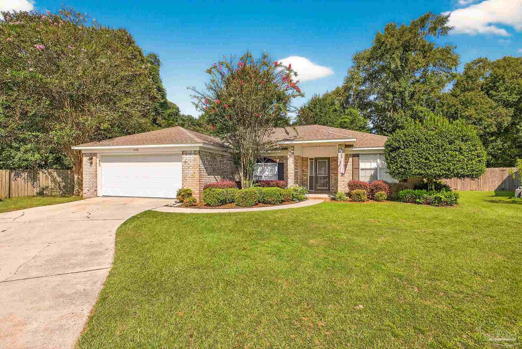 4400 Amberwood Cir, Pace, FL 32571