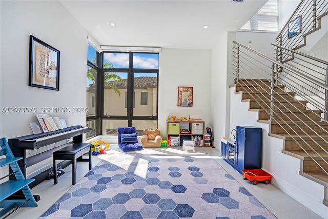 8267 NW 48th St, Doral, FL 33166