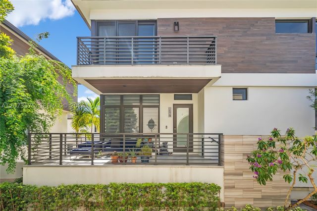 8267 NW 48th St, Doral, FL 33166