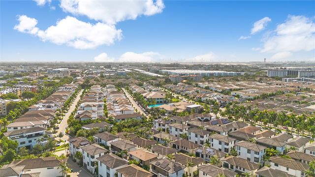 8267 NW 48th St, Doral, FL 33166