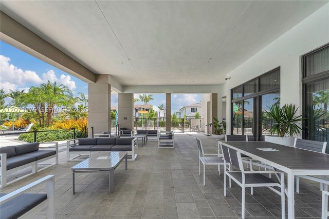 8267 NW 48th St, Doral, FL 33166
