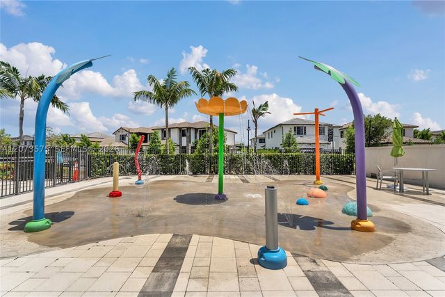 8267 NW 48th St, Doral, FL 33166