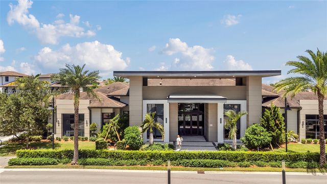 8267 NW 48th St, Doral, FL 33166