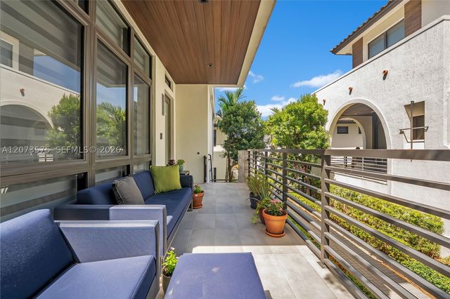 8267 NW 48th St, Doral, FL 33166