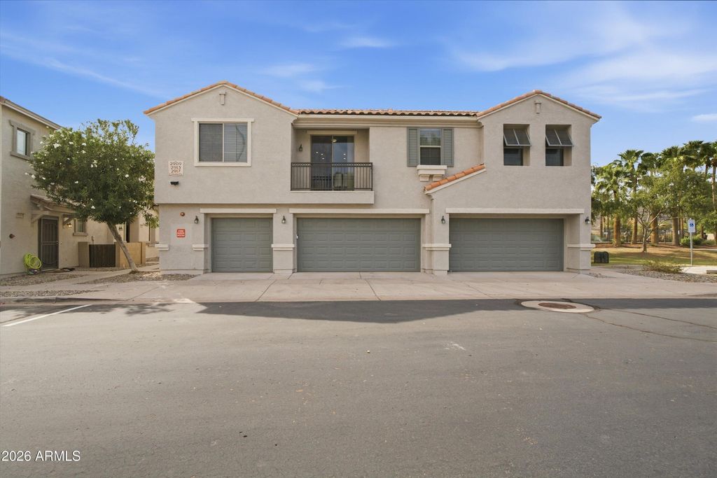 2909 E DUNBAR Drive E, Phoenix, AZ 85042 — exterior
