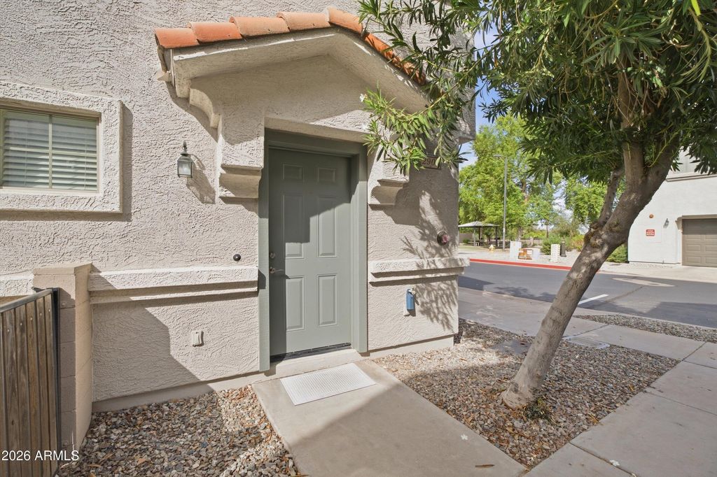 2909 E DUNBAR Drive E, Phoenix, AZ 85042 — photo 3