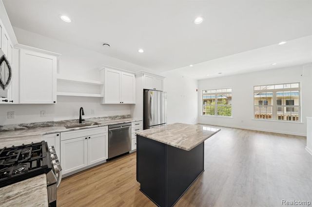 433 Village Drive 189, Walled Lake, MI 48390