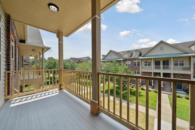 433 Village Drive 189, Walled Lake, MI 48390