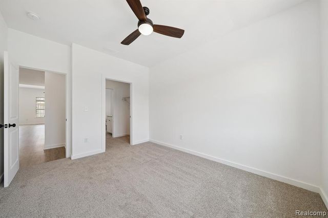 433 Village Drive 189, Walled Lake, MI 48390