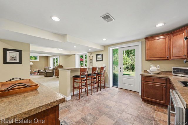 1123 Letica Drive, Rochester, MI 48307