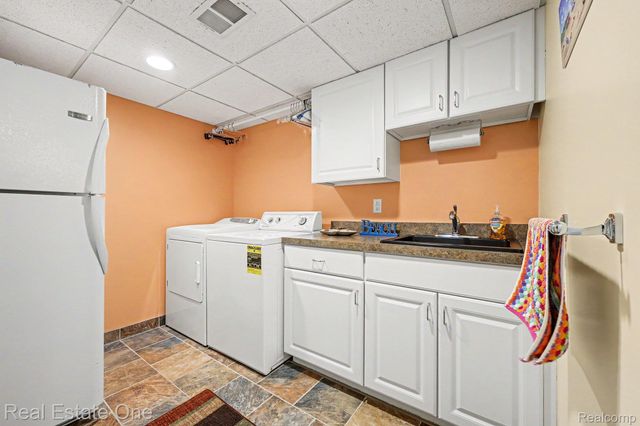 1123 Letica Drive, Rochester, MI 48307