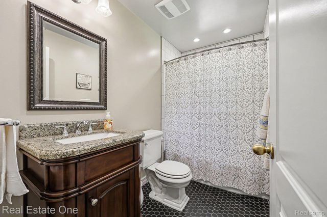 1123 Letica Drive, Rochester, MI 48307