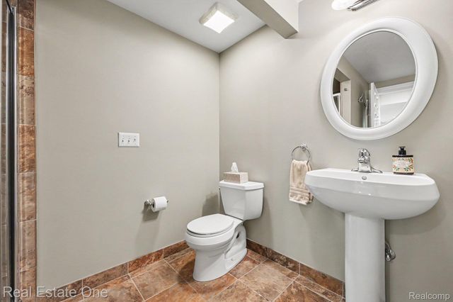 1123 Letica Drive, Rochester, MI 48307
