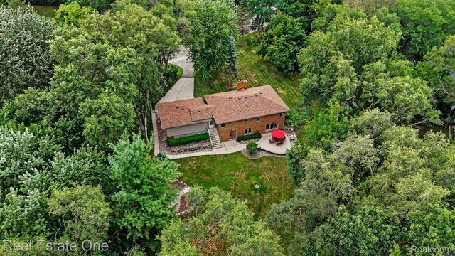 1123 Letica Drive, Rochester, MI 48307