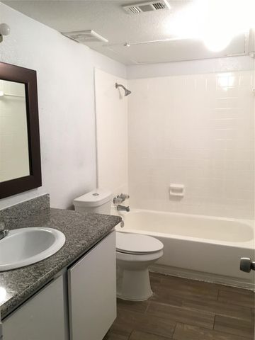 6200 W Tidwell Road 1304, Houston, TX 77092