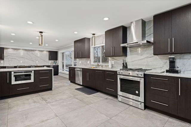 15879 Millar Road, Clinton Charter Township, MI 48036