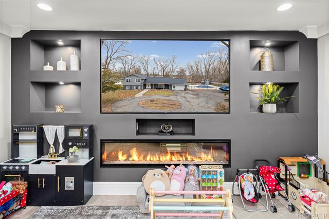 15879 Millar Road, Clinton Charter Township, MI 48036