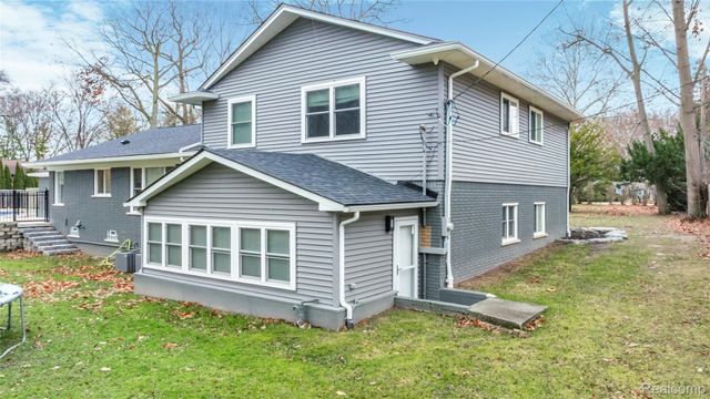 15879 Millar Road, Clinton Charter Township, MI 48036