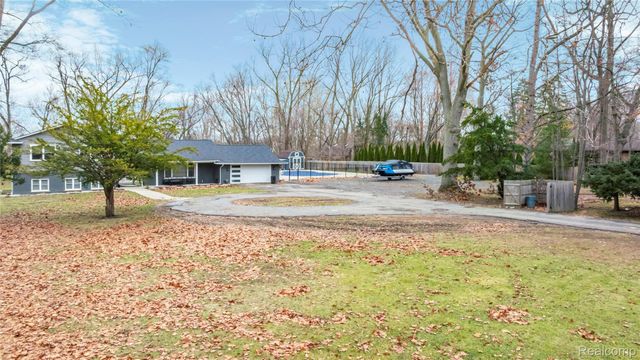 15879 Millar Road, Clinton Charter Township, MI 48036