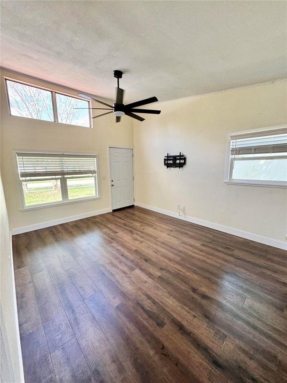 Image 12 of property listing at 3351 PHONETIA DRIVE, Deltona, FL 32738