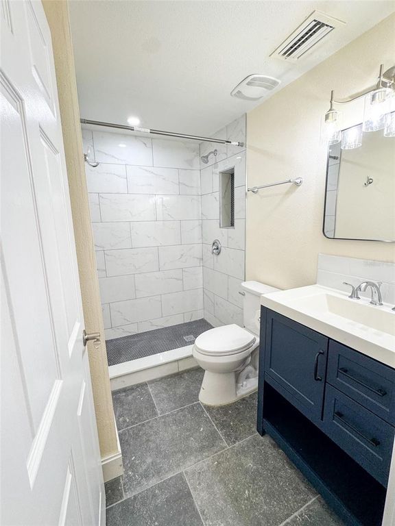 Image 13 of property listing at 3351 PHONETIA DRIVE, Deltona, FL 32738