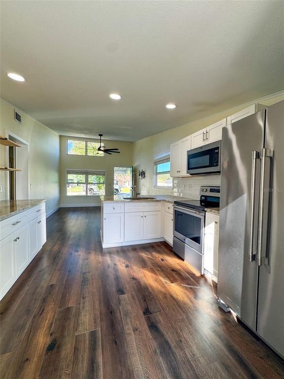 Image 3 of property listing at 3351 PHONETIA DRIVE, Deltona, FL 32738