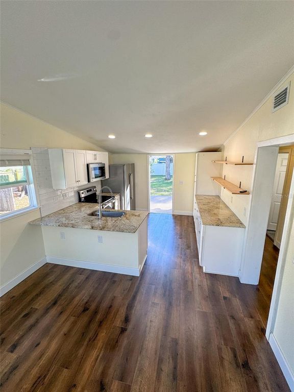 Image 5 of property listing at 3351 PHONETIA DRIVE, Deltona, FL 32738