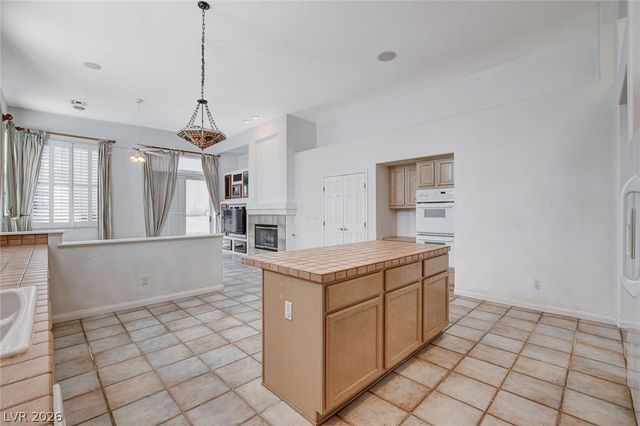 2013 Spring Rose Street, Las Vegas, NV 89134