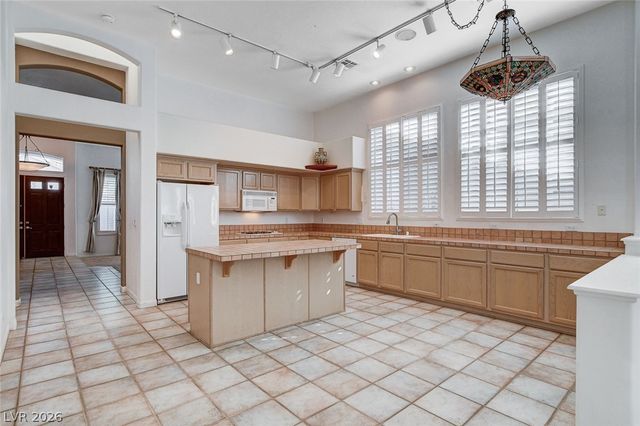 2013 Spring Rose Street, Las Vegas, NV 89134