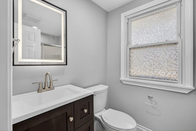 27 Gilcreast Road, Londonderry, NH 03053