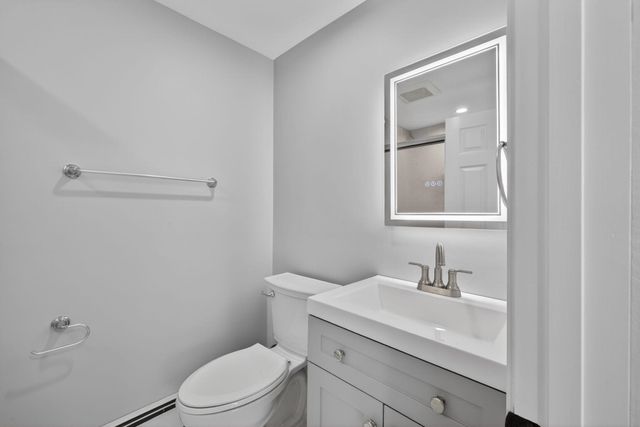 27 Gilcreast Road, Londonderry, NH 03053