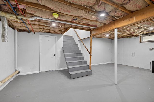 27 Gilcreast Road, Londonderry, NH 03053