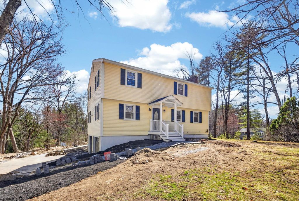 27 Gilcreast Road, Londonderry, NH 03053