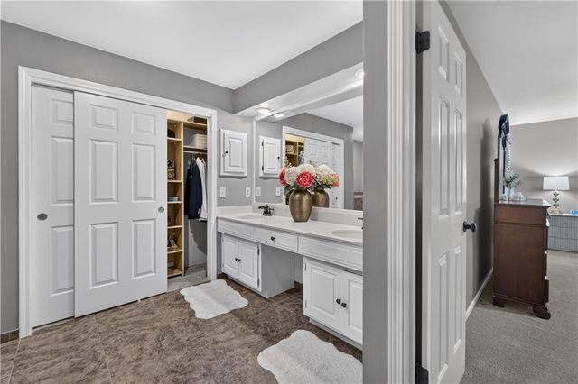 12400 Sagamore Road, Leawood, KS 66209
