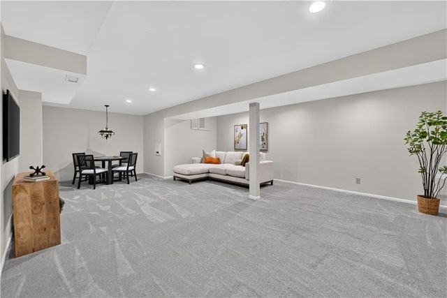 12400 Sagamore Road, Leawood, KS 66209