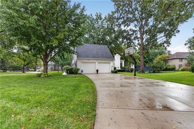 12400 Sagamore Road, Leawood, KS 66209