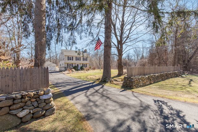 19 Beecher Road, Woodbridge, CT 06525