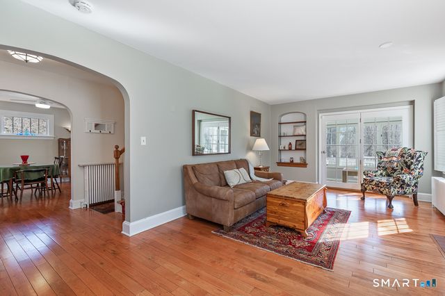 19 Beecher Road, Woodbridge, CT 06525