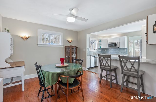 19 Beecher Road, Woodbridge, CT 06525