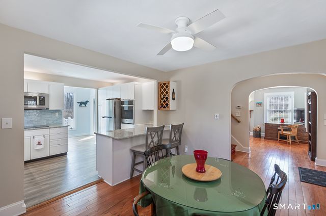 19 Beecher Road, Woodbridge, CT 06525