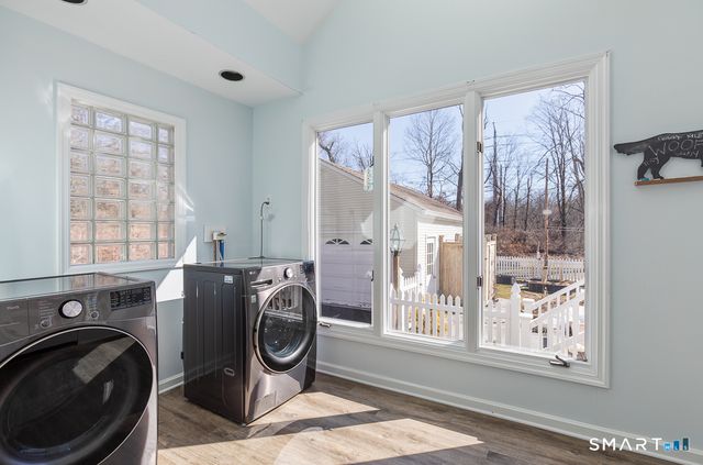 19 Beecher Road, Woodbridge, CT 06525