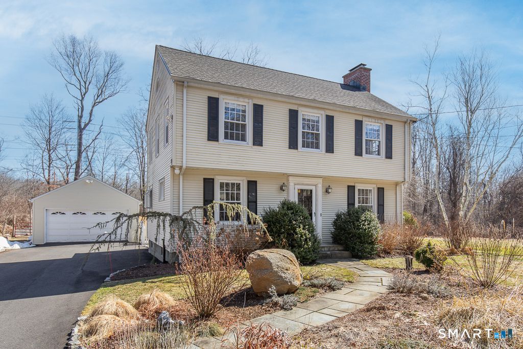 19 Beecher Road, Woodbridge, CT 06525