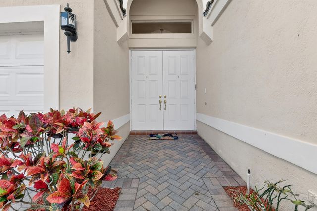 5050 Polly Park Lane, Boynton Beach, FL 33437