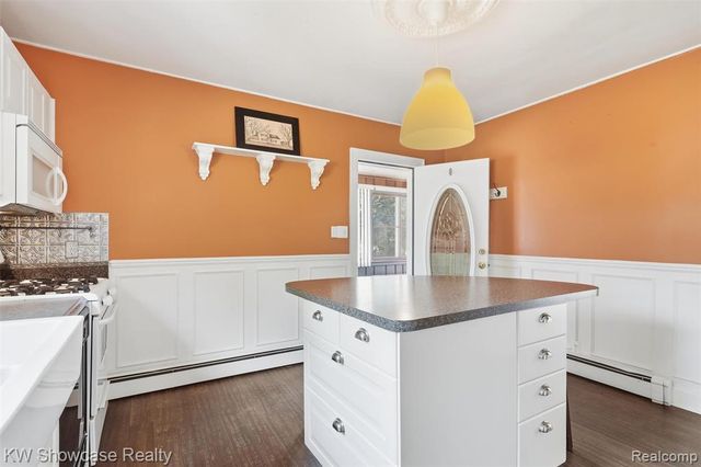 2220 Wixom Road, Commerce Twp, MI 48382