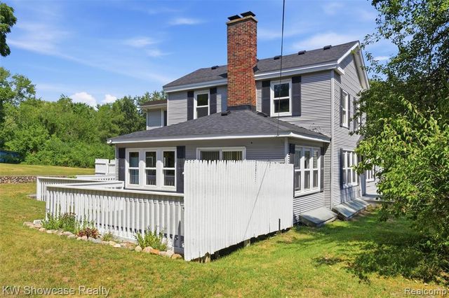 2220 Wixom Road, Commerce Twp, MI 48382