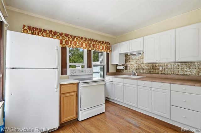 2220 Wixom Road, Commerce Twp, MI 48382