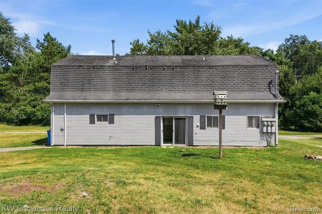 2220 Wixom Road, Commerce Twp, MI 48382