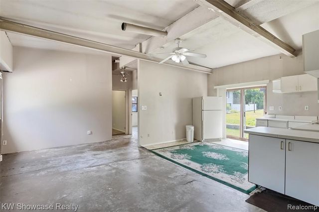 2220 Wixom Road, Commerce Twp, MI 48382