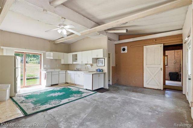 2220 Wixom Road, Commerce Twp, MI 48382